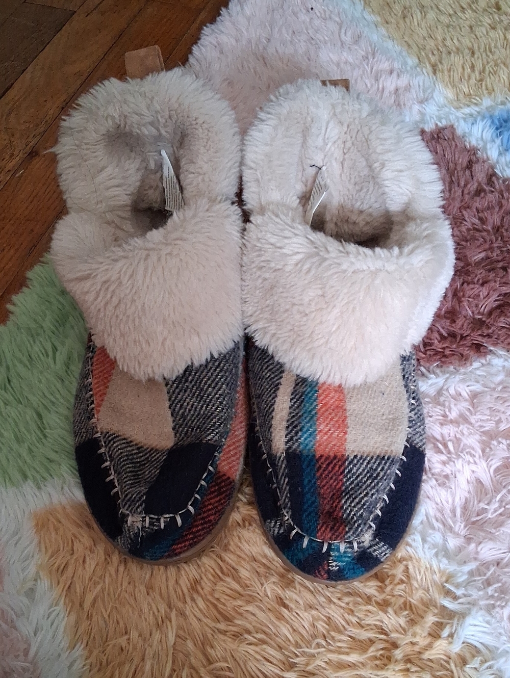 dearfoams Plaid Slippers with Cream Faux Fur Womens 7-8